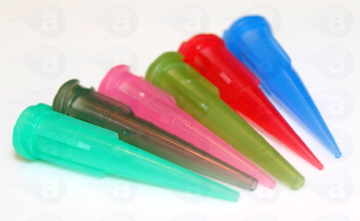 Smooth flow tapered dispensing tip nozzle luer lock